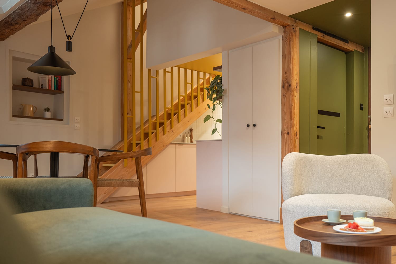 séjour;airbnb;rénové;studio;annecy