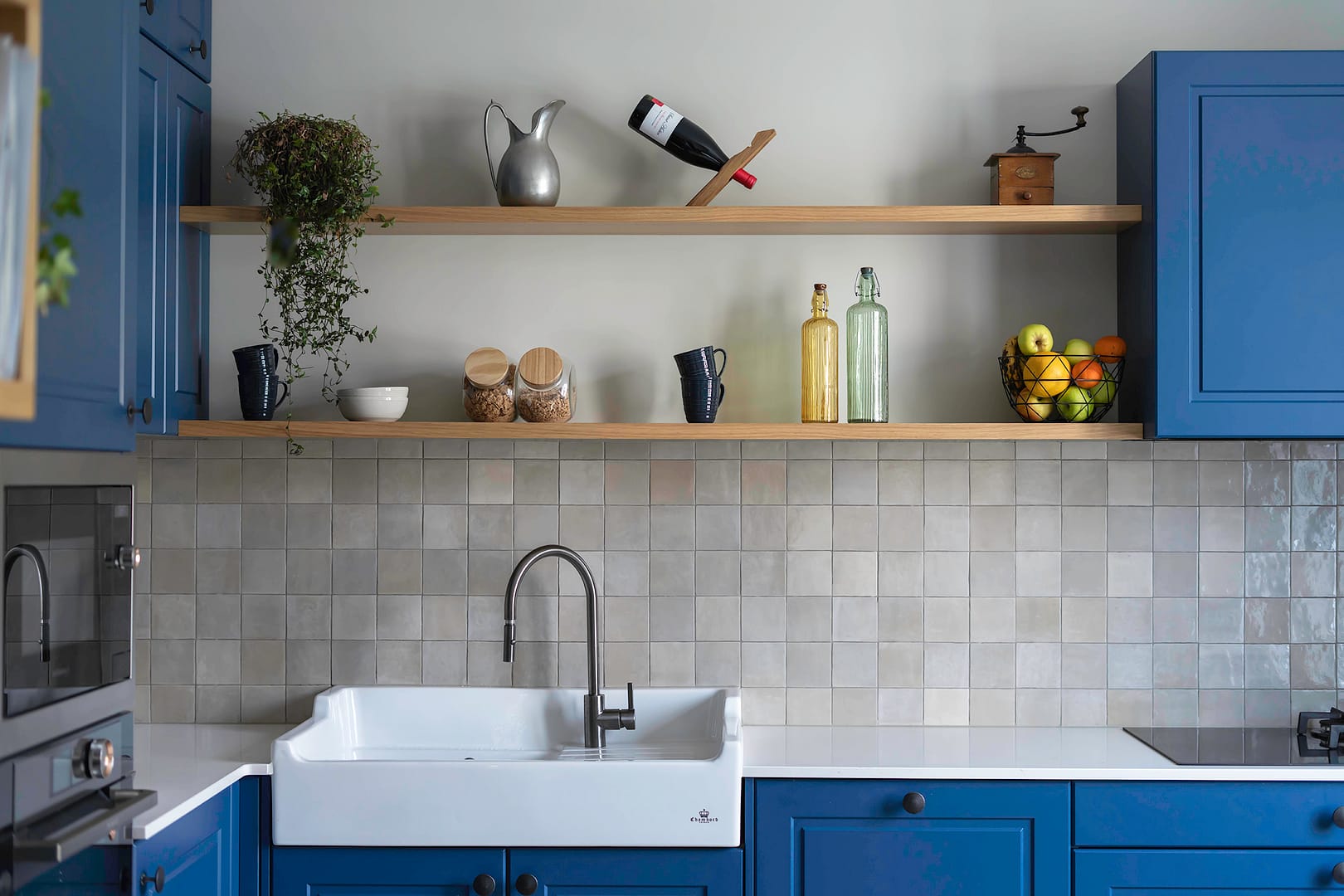cuisine-bleue-étagère