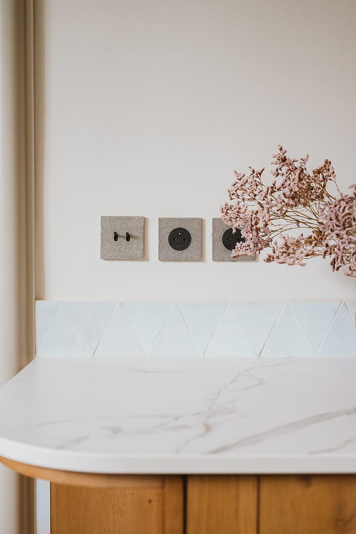 noesis-campagne-interrupteur-marbre-detail