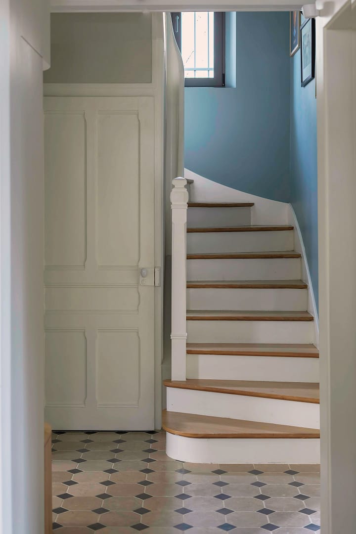 escalier-maison-ville-cabochon-marbre-année30