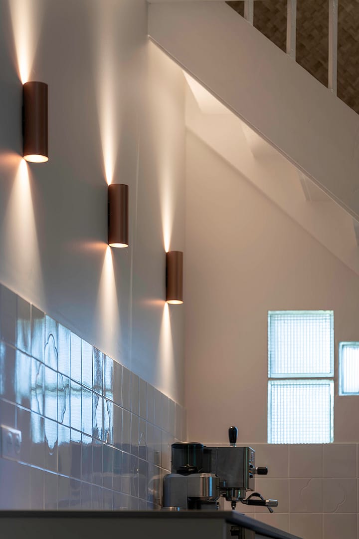 cuisine-faience-éclairage-indirect-escalier
