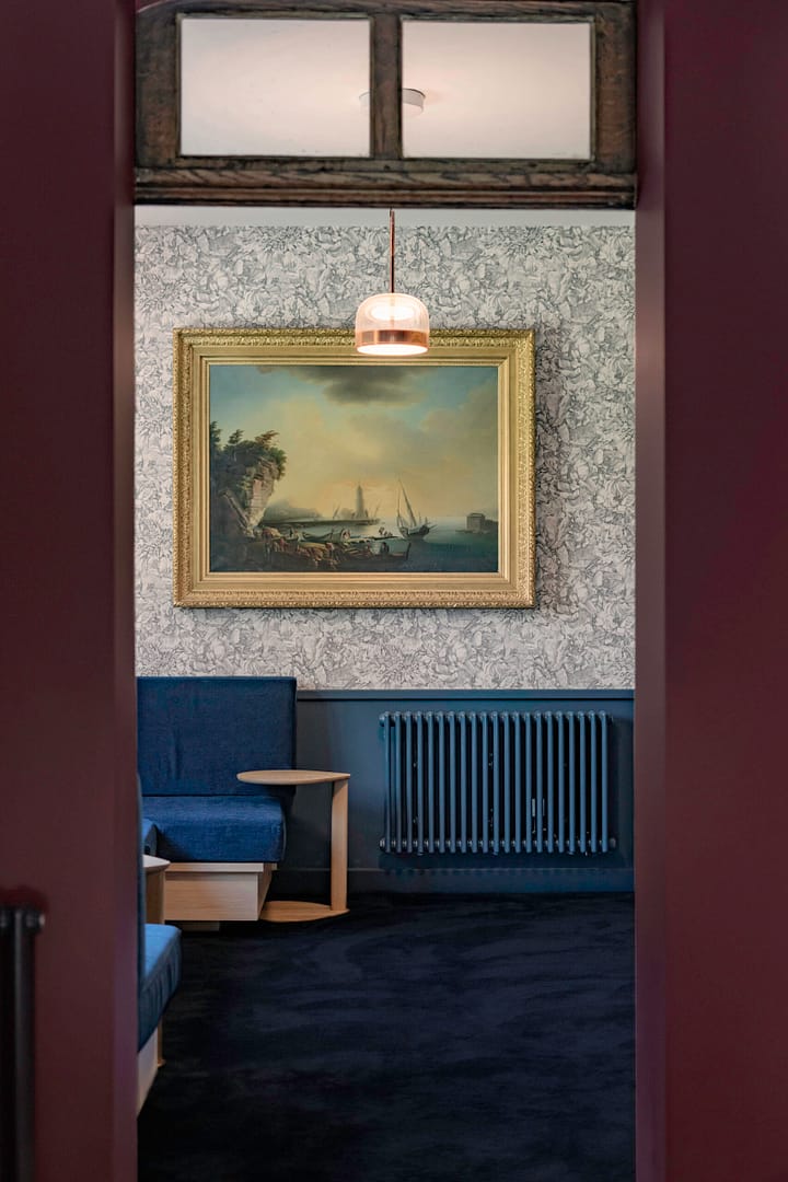 salon-feutrée-moquette-tableau-boudoir