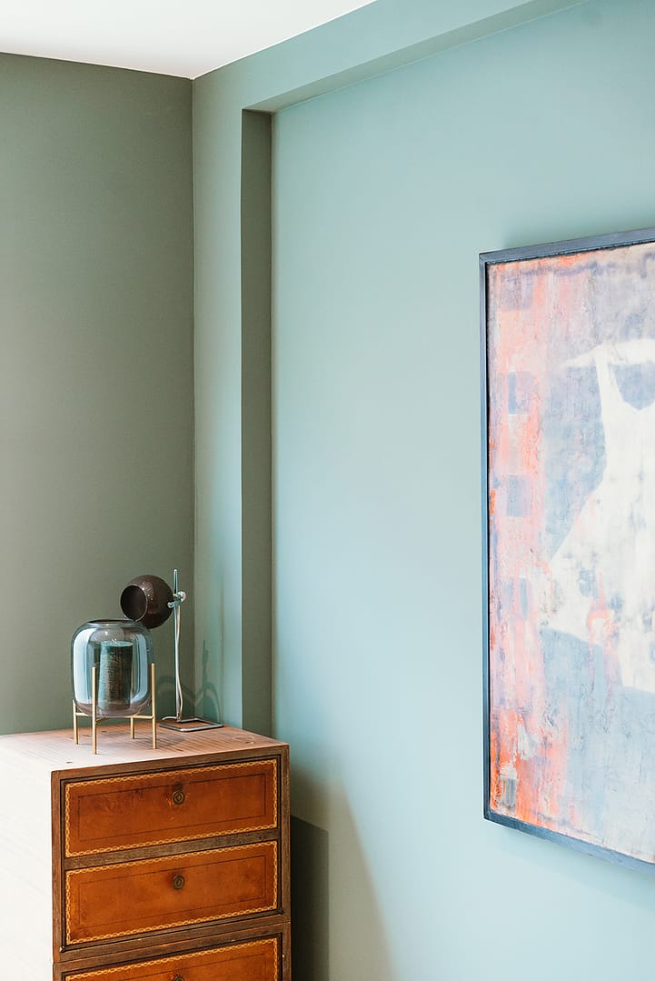 noesis-architecture-veyrier-notaire-annecy-renovation-decoration-vintage couloir d'une étude notariale avec verrière séparative